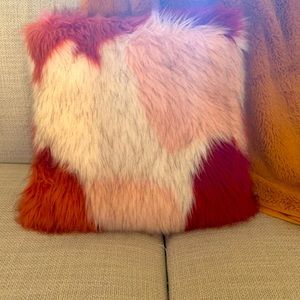 Like new throw pillows